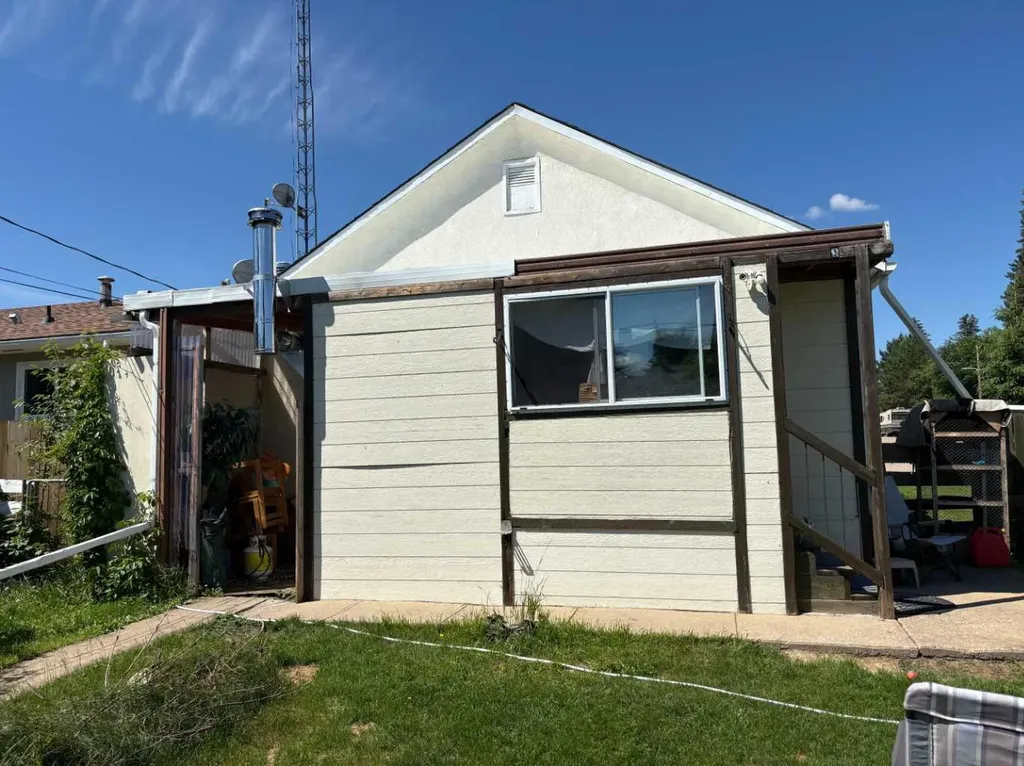 4831 52 Street Innisfree AB T0B 2G0