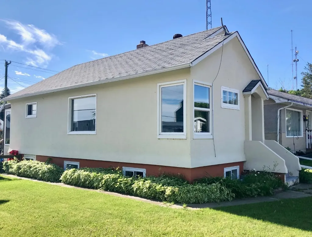 4831 52 Street Innisfree AB T0B 2G0