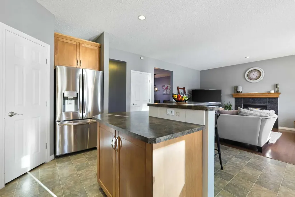 716 Boulder Creek Drive SE Langdon AB T0J 1X3