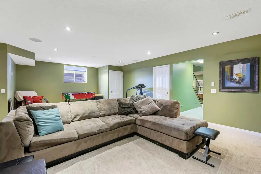 716 Boulder Creek Drive SE Langdon AB T0J 1X3
