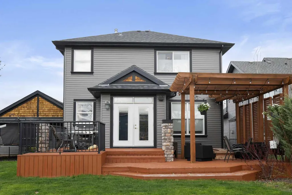 716 Boulder Creek Drive SE Langdon AB T0J 1X3