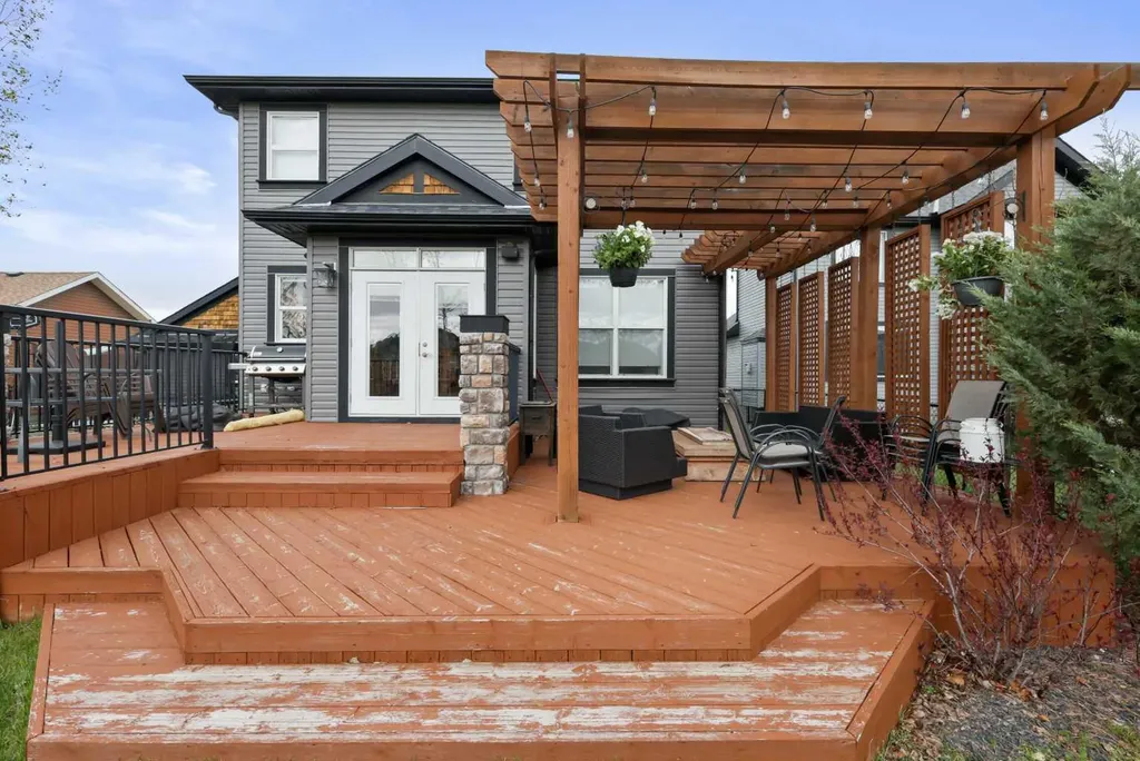 716 Boulder Creek Drive SE Langdon AB T0J 1X3