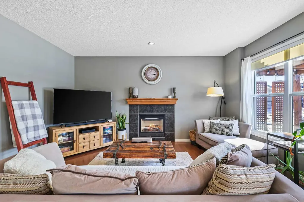 716 Boulder Creek Drive SE Langdon AB T0J 1X3