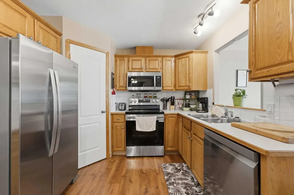 5C Crystal Ridge Cove Strathmore AB T1P 1R6