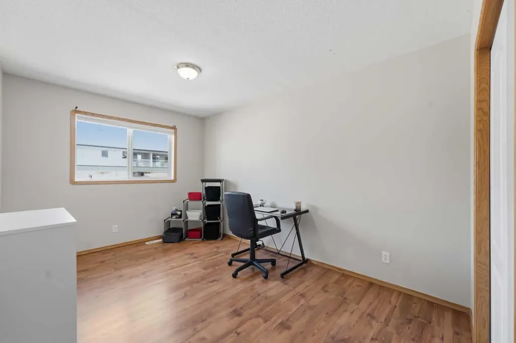 5C Crystal Ridge Cove Strathmore AB T1P 1R6