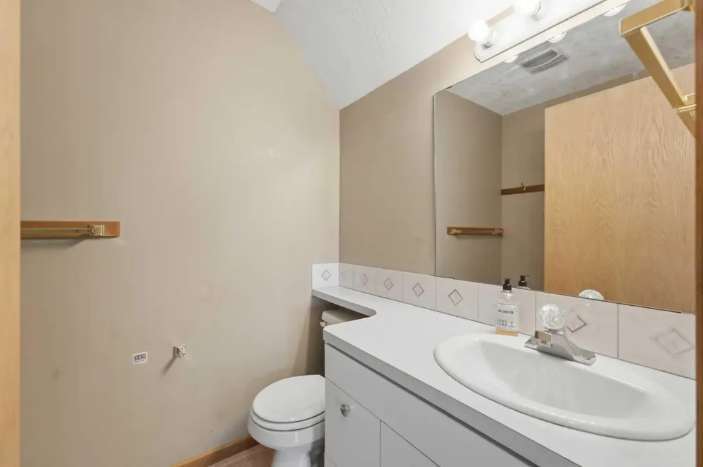5C Crystal Ridge Cove Strathmore AB T1P 1R6