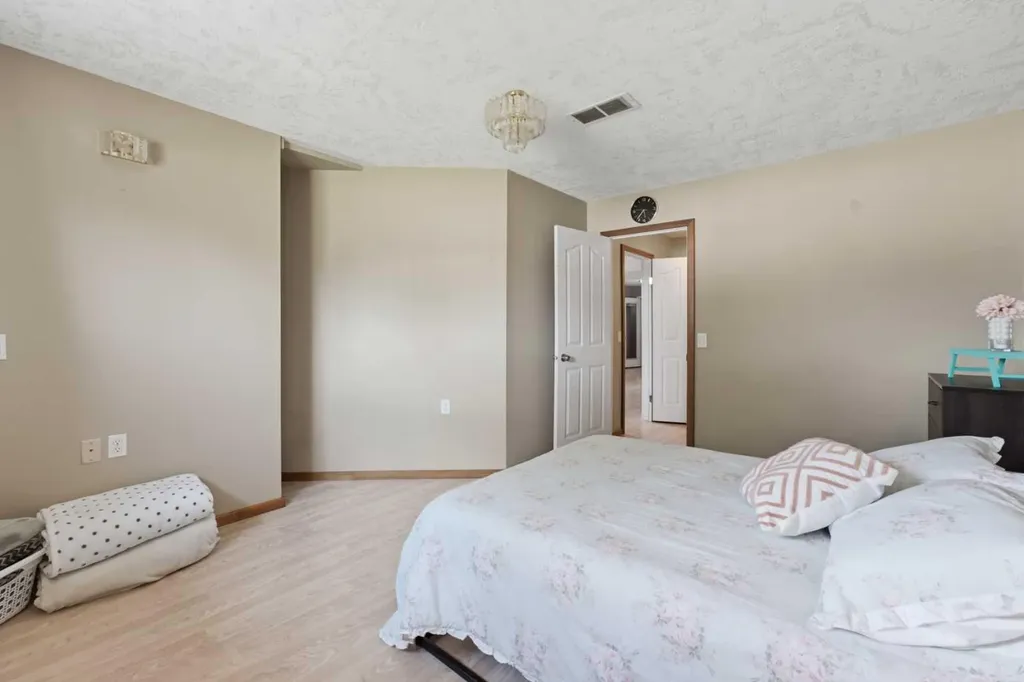 5C Crystal Ridge Cove Strathmore AB T1P 1R6