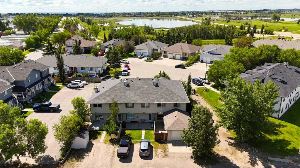 5C Crystal Ridge Cove Strathmore AB T1P 1R6