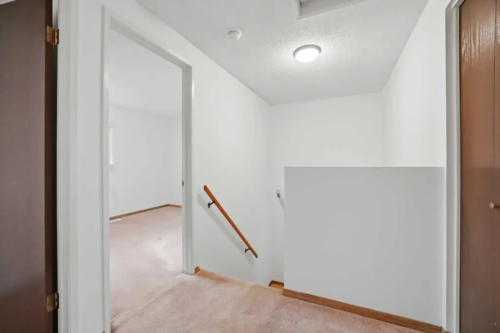 5608 Rundlehorn Drive NE Calgary AB T1Y3J2