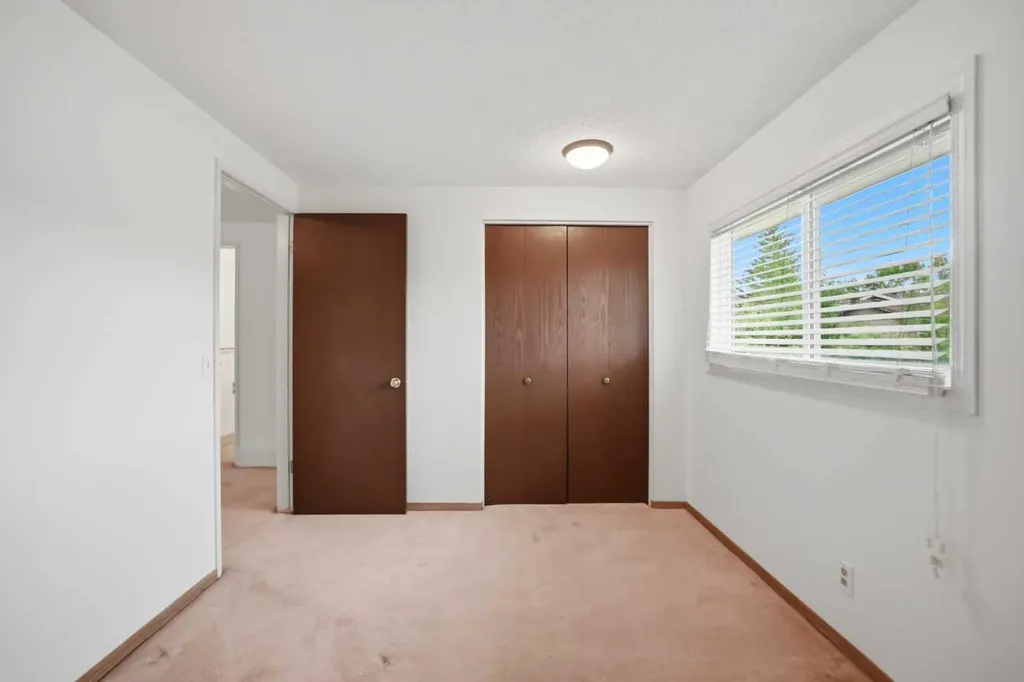 5608 Rundlehorn Drive NE Calgary AB T1Y3J2
