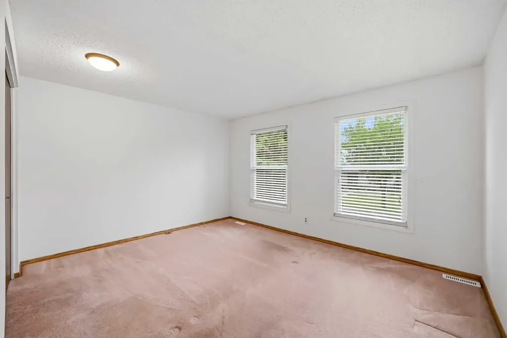 5608 Rundlehorn Drive NE Calgary AB T1Y3J2