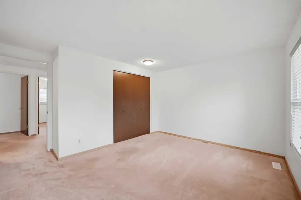 5608 Rundlehorn Drive NE Calgary AB T1Y3J2