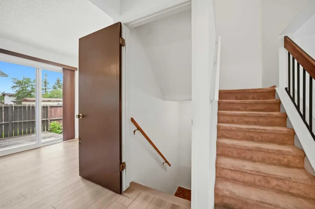 5608 Rundlehorn Drive NE Calgary AB T1Y3J2