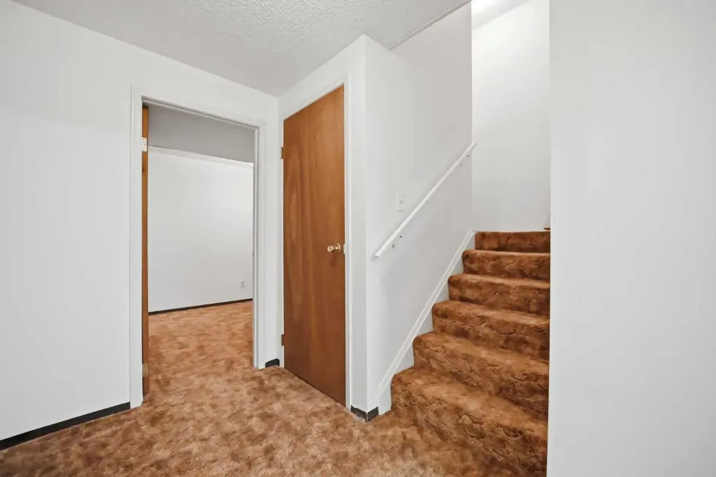 5608 Rundlehorn Drive NE Calgary AB T1Y3J2