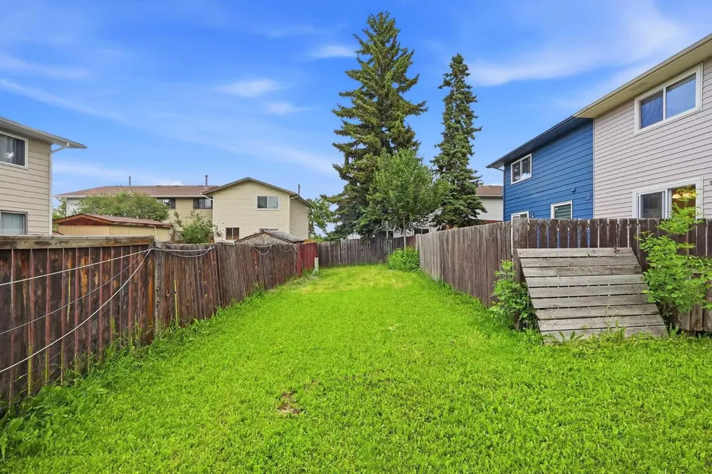 5608 Rundlehorn Drive NE Calgary AB T1Y3J2