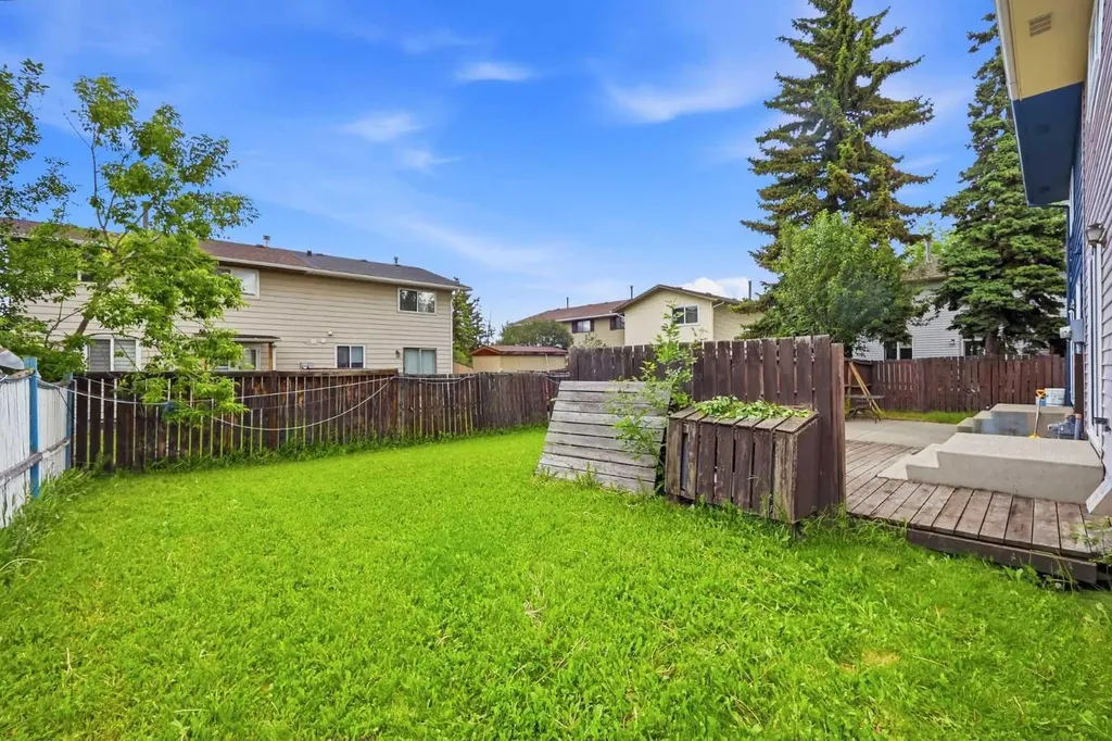 5608 Rundlehorn Drive NE Calgary AB T1Y3J2