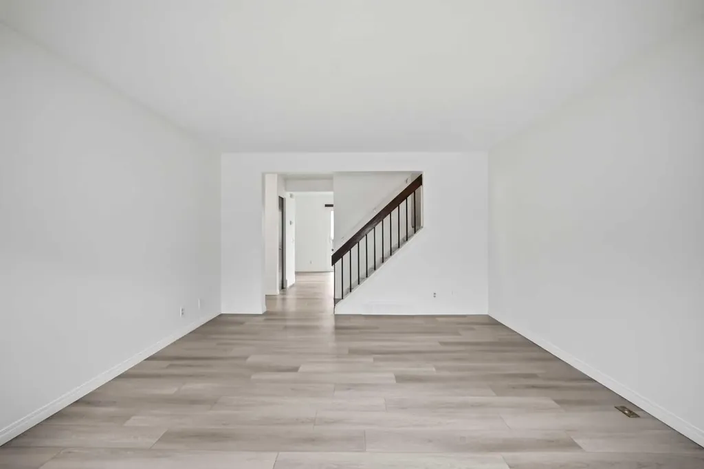 5608 Rundlehorn Drive NE Calgary AB T1Y3J2