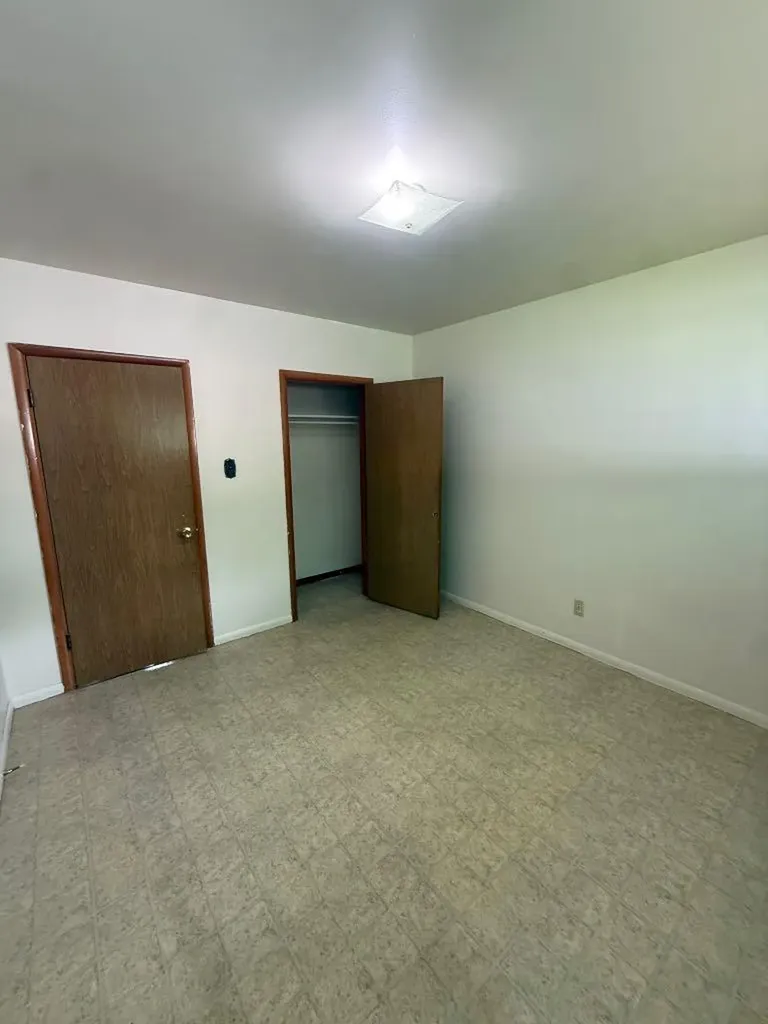 1815 19 Avenue S Lethbridge AB T1K 1E2