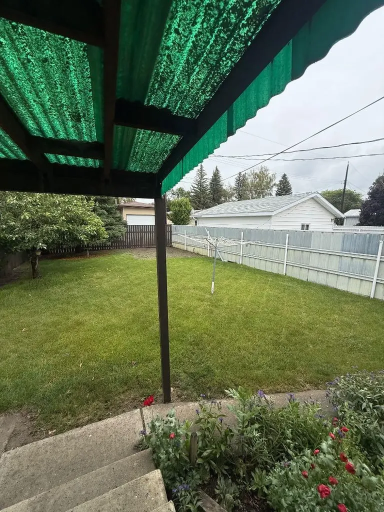 1815 19 Avenue S Lethbridge AB T1K 1E2