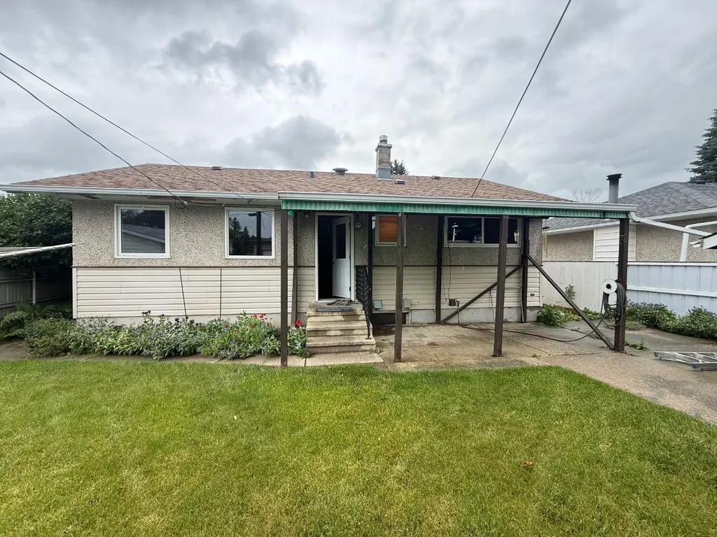 1815 19 Avenue S Lethbridge AB T1K 1E2
