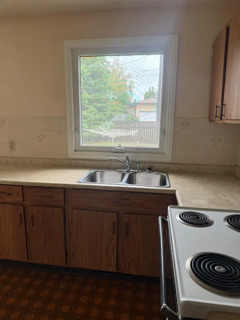 1815 19 Avenue S Lethbridge AB T1K 1E2