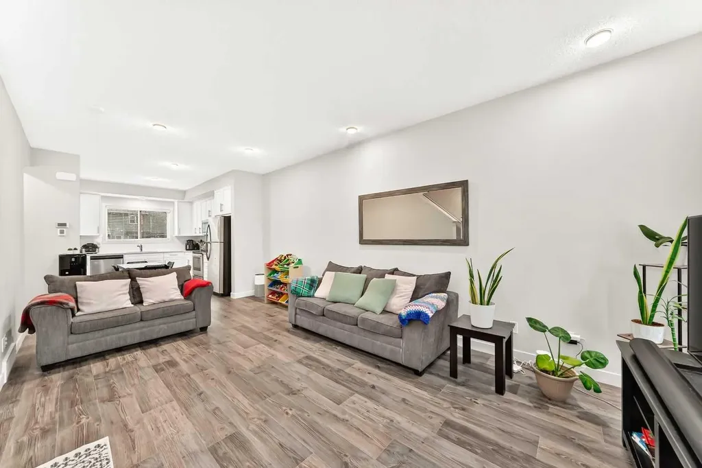 112 Carrington Boulevard NW Calgary AB T3P 1K8