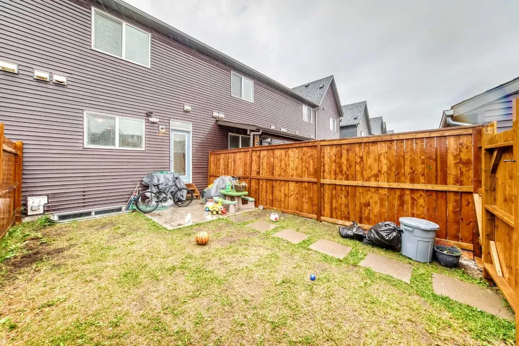 112 Carrington Boulevard NW Calgary AB T3P 1K8