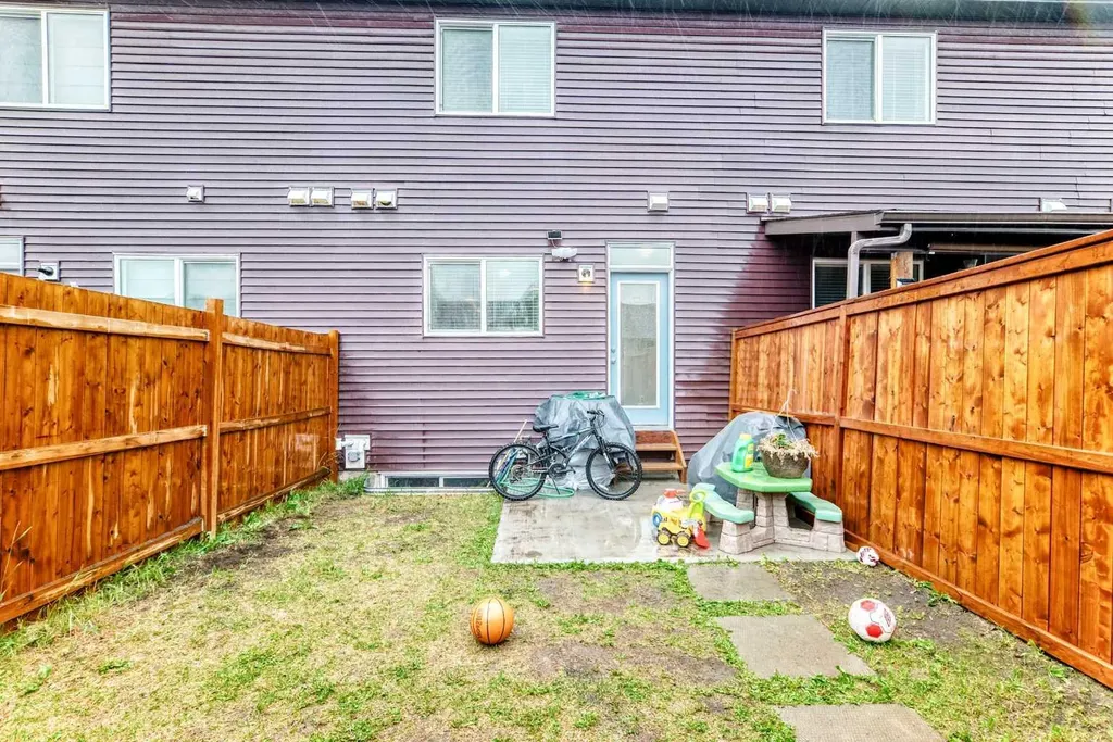 112 Carrington Boulevard NW Calgary AB T3P 1K8
