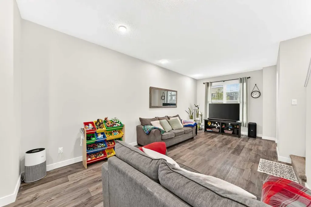 112 Carrington Boulevard NW Calgary AB T3P 1K8
