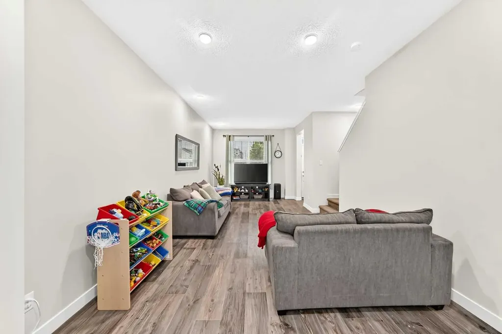 112 Carrington Boulevard NW Calgary AB T3P 1K8