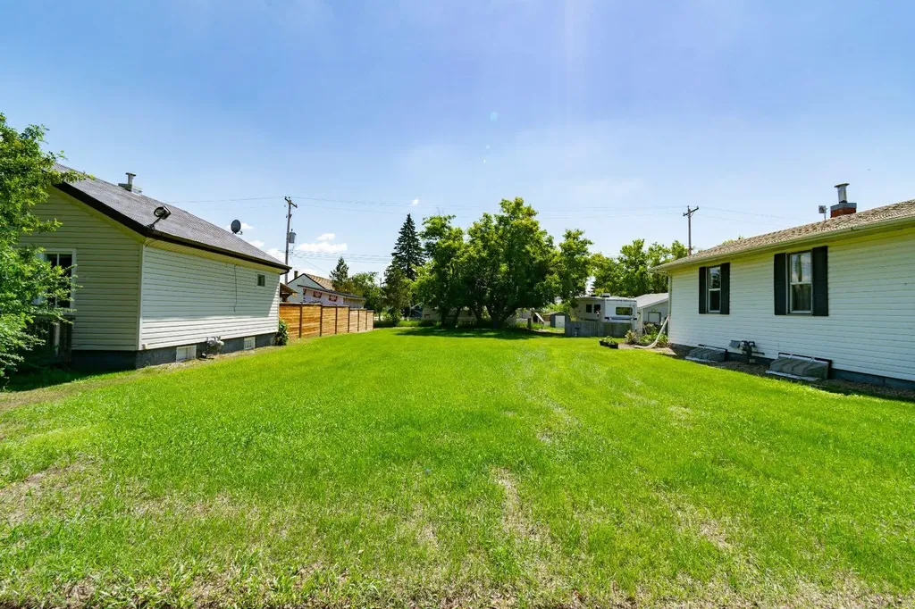 4839 50 Street Alix AB T0C 0B0