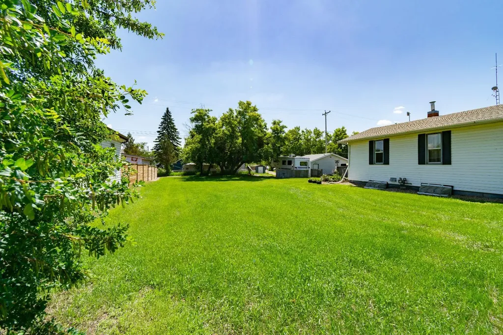 4839 50 Street Alix AB T0C 0B0