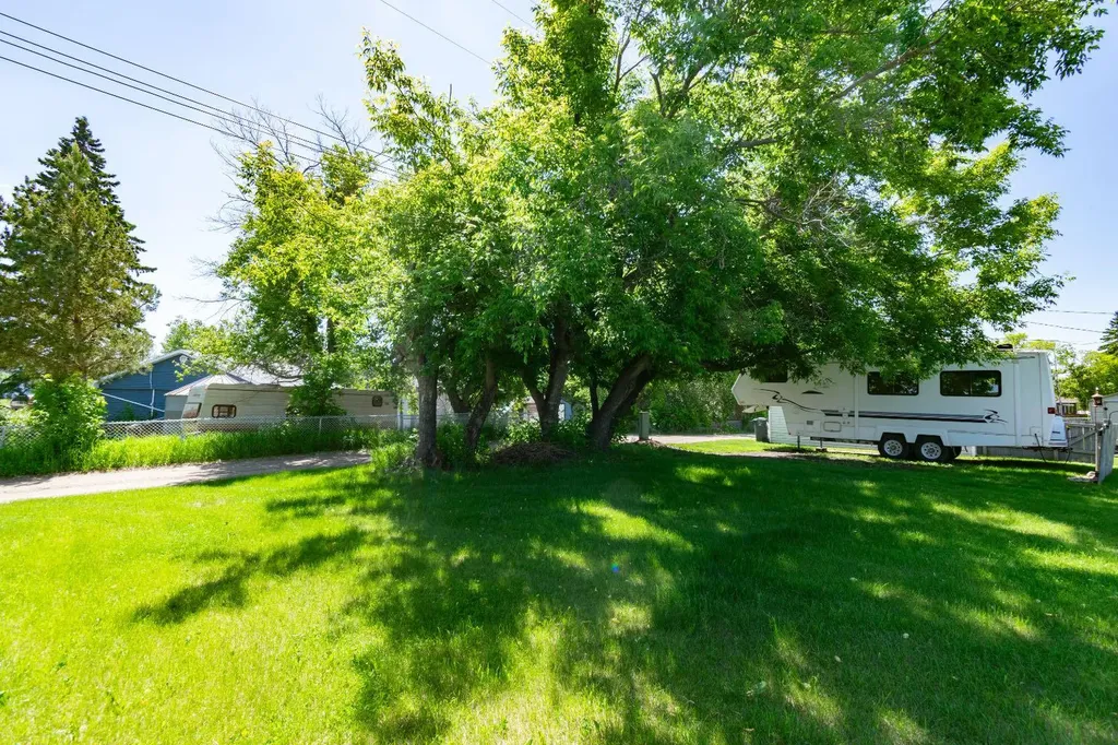 4839 50 Street Alix AB T0C 0B0