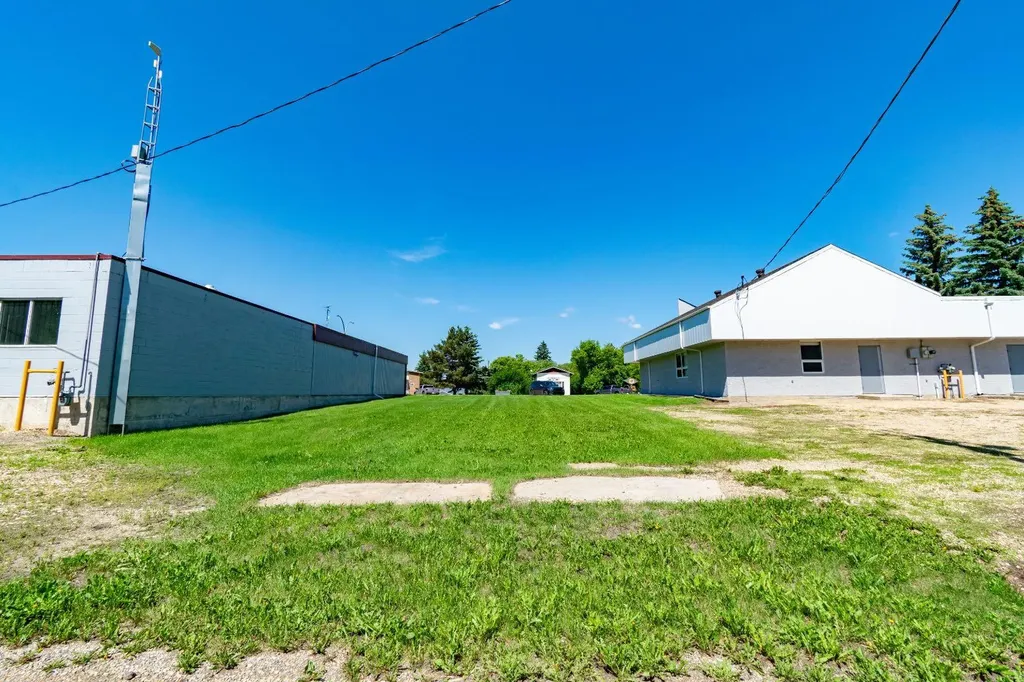 4851 50 Street Alix AB T0C 0B0