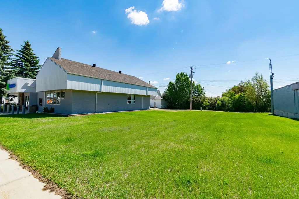 4851 50 Street Alix AB T0C 0B0