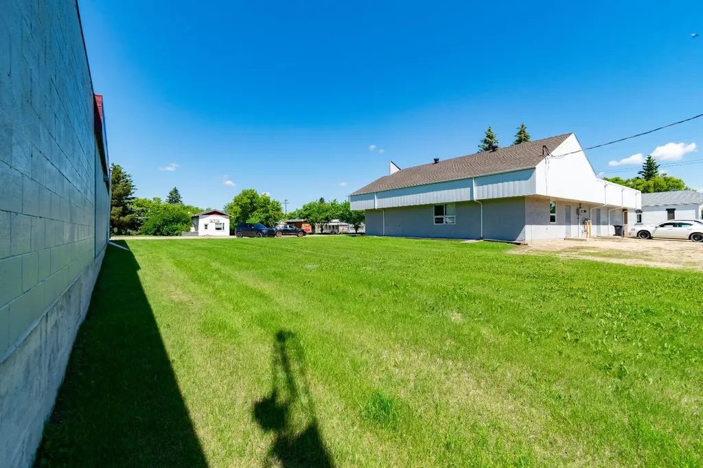 4851 50 Street Alix AB T0C 0B0