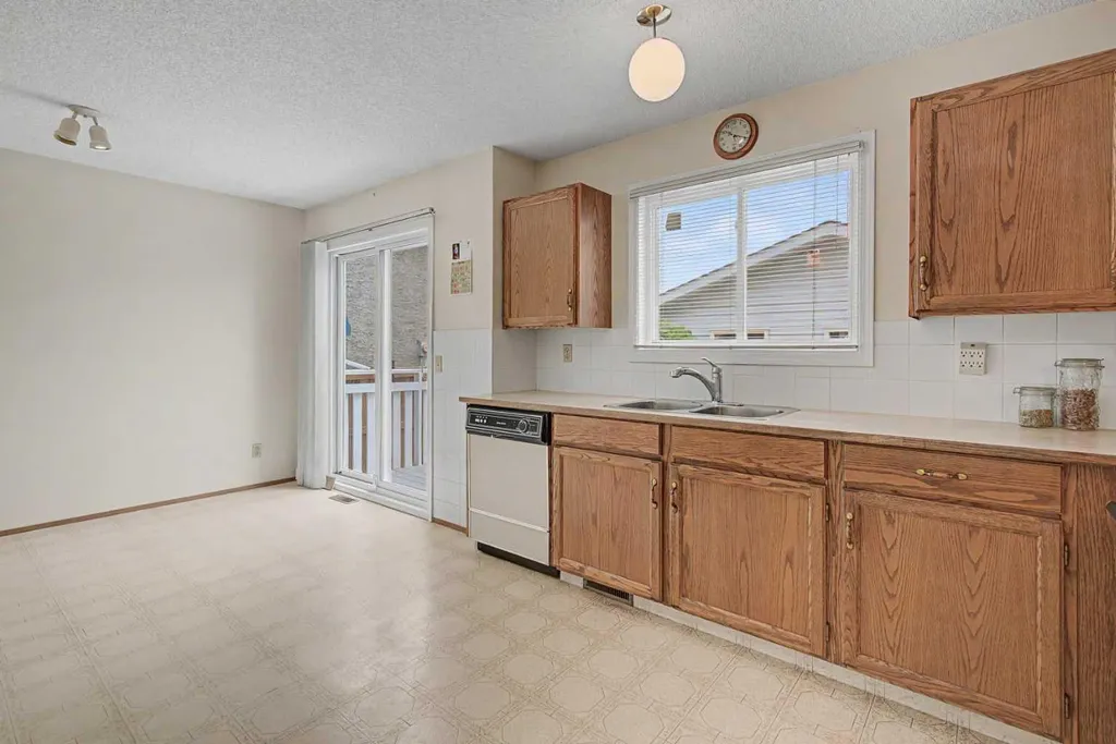 232 Erin Woods Drive SE Calgary AB T2B3B9