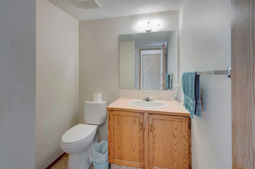 232 Erin Woods Drive SE Calgary AB T2B3B9