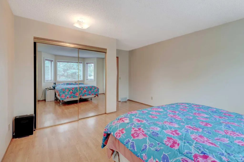 232 Erin Woods Drive SE Calgary AB T2B3B9