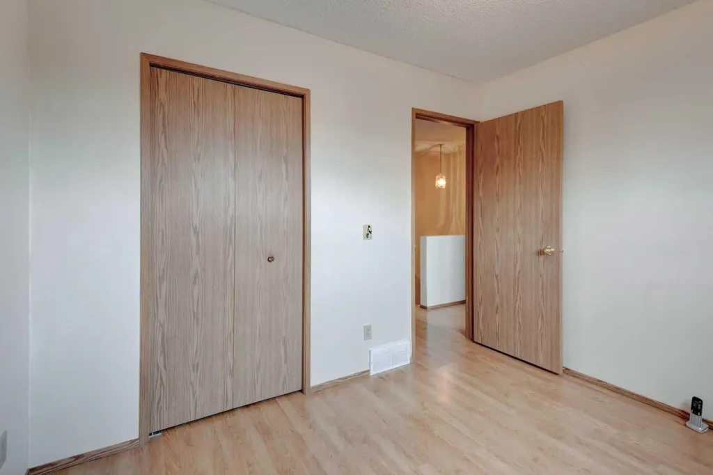 232 Erin Woods Drive SE Calgary AB T2B3B9