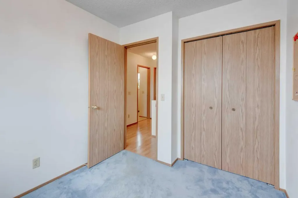 232 Erin Woods Drive SE Calgary AB T2B3B9