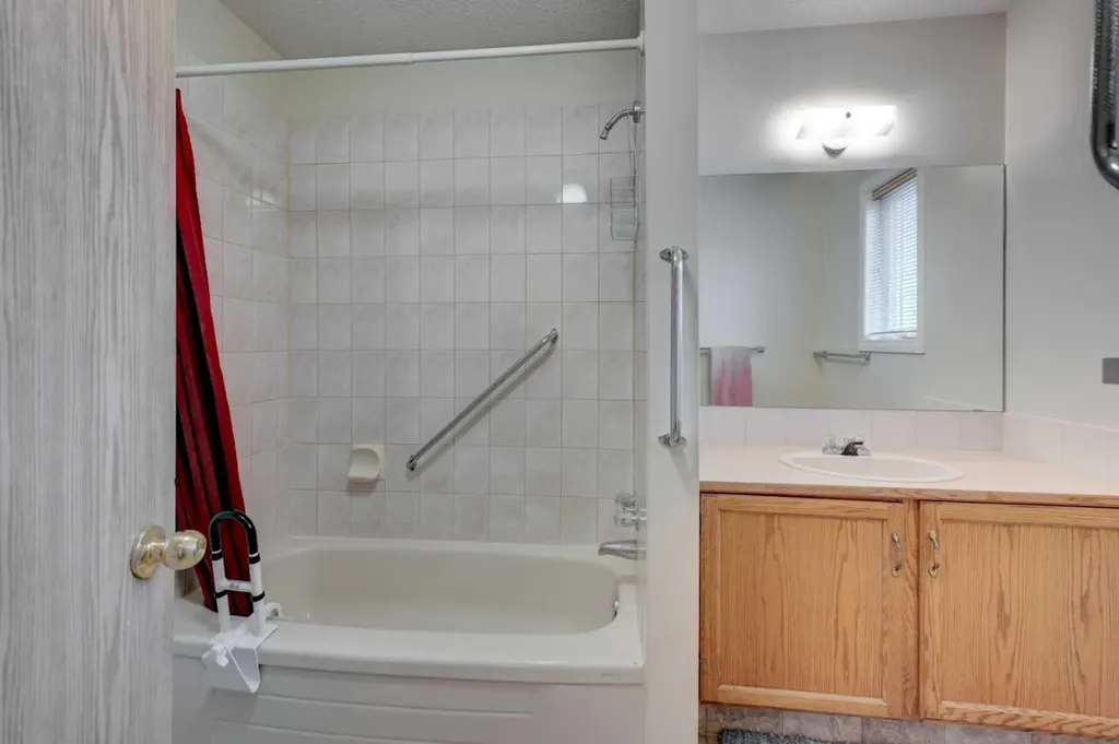 232 Erin Woods Drive SE Calgary AB T2B3B9