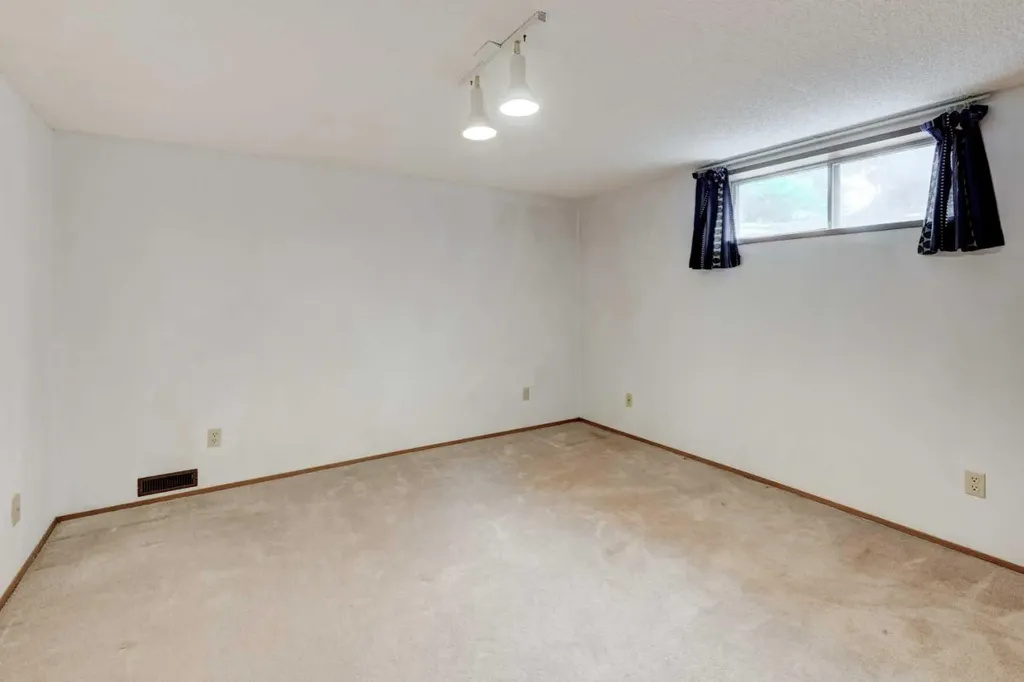 232 Erin Woods Drive SE Calgary AB T2B3B9