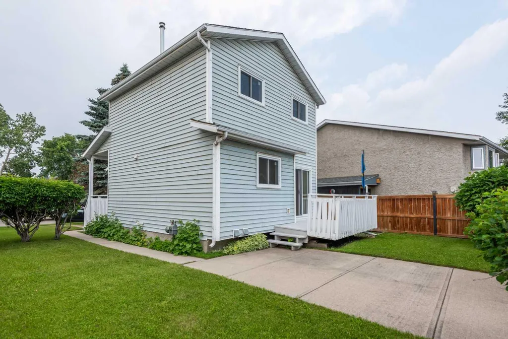 232 Erin Woods Drive SE Calgary AB T2B3B9