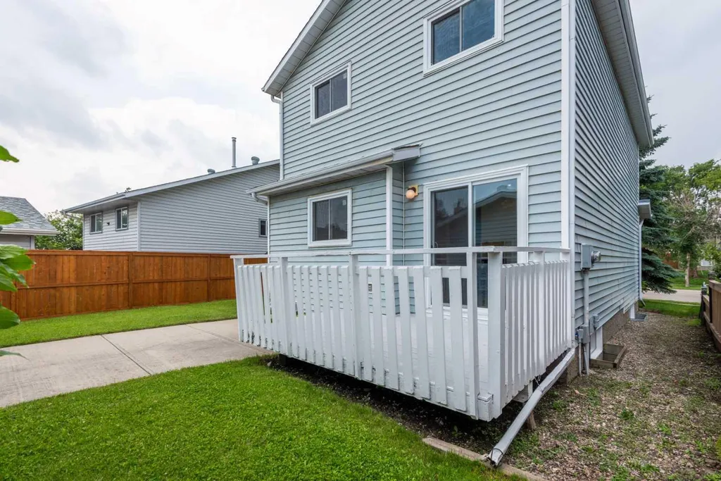 232 Erin Woods Drive SE Calgary AB T2B3B9