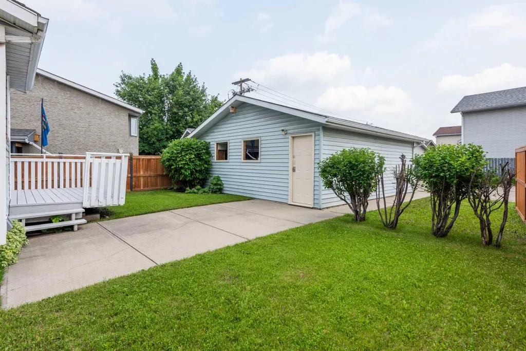 232 Erin Woods Drive SE Calgary AB T2B3B9