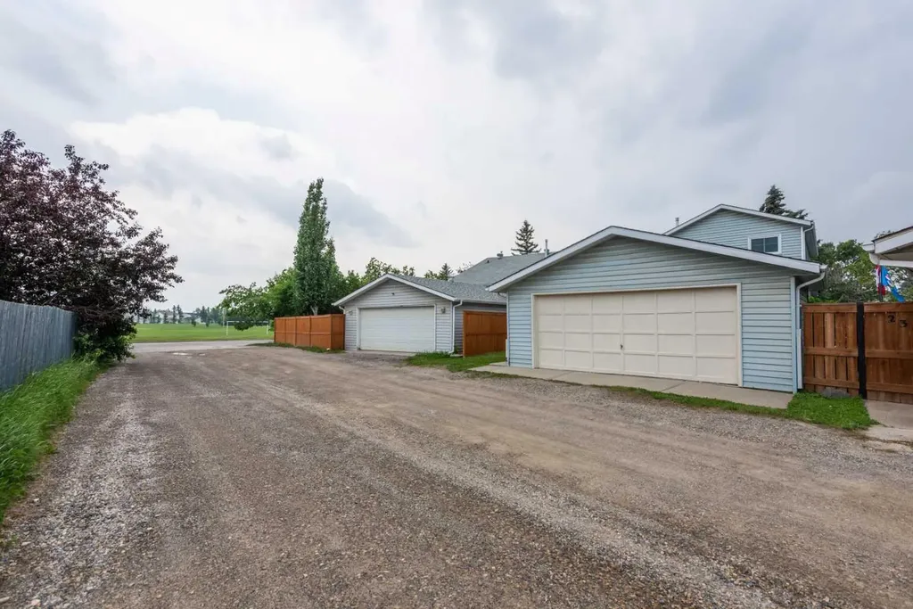 232 Erin Woods Drive SE Calgary AB T2B3B9