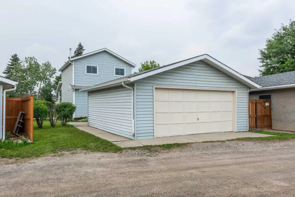 232 Erin Woods Drive SE Calgary AB T2B3B9