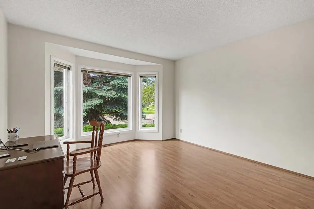 232 Erin Woods Drive SE Calgary AB T2B3B9