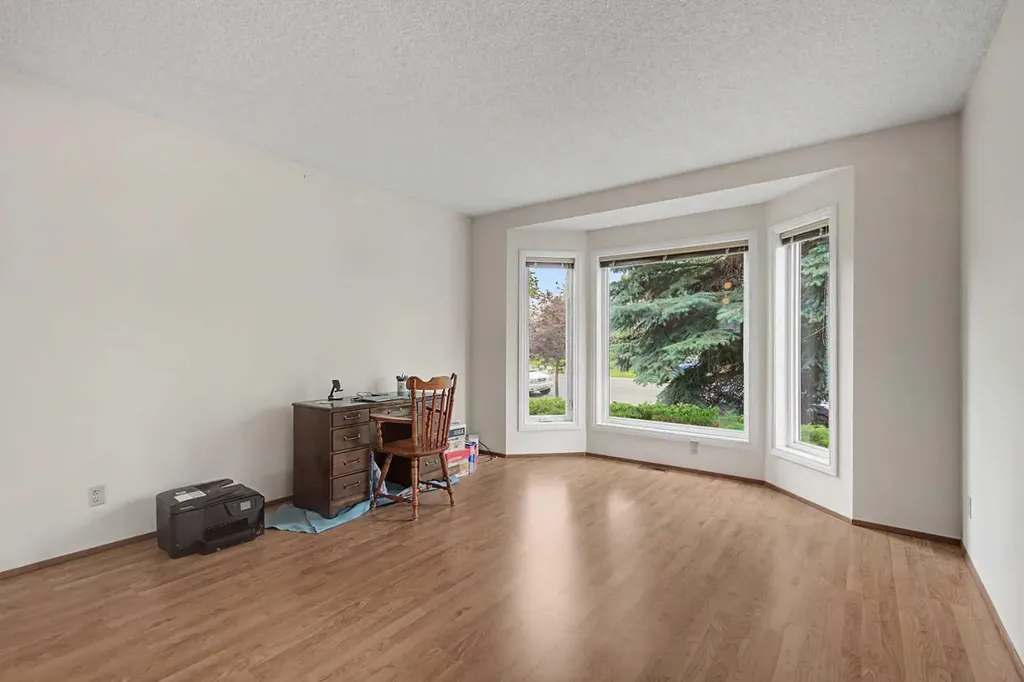 232 Erin Woods Drive SE Calgary AB T2B3B9